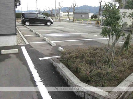 レオパレス清明３[1K/23.61m2]の駐車場1