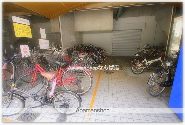 ロイヤルパレス周防町の玄関写真
