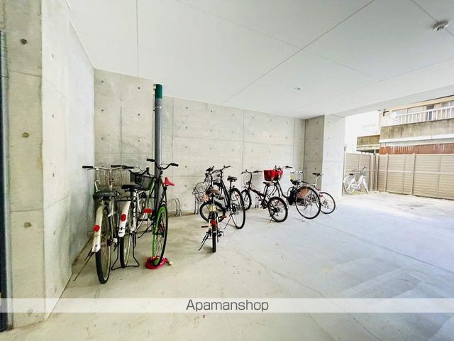 大須APARTMENTの玄関写真