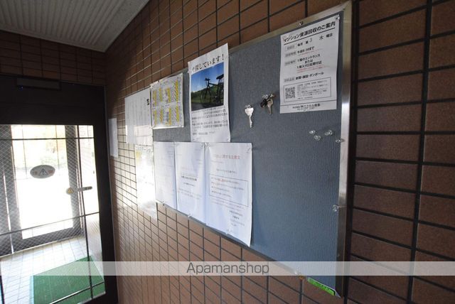 メープル桑園駅の玄関写真