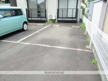 ラディアンス[1K/19.7m2]の駐車場1