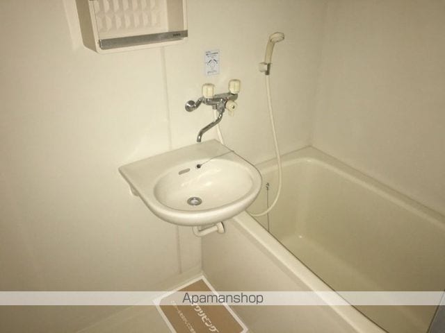 ファミール堀部III A棟の内装写真