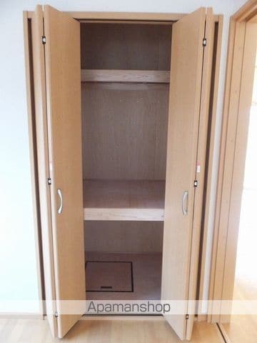 小林市 1階建 築14年の内装写真