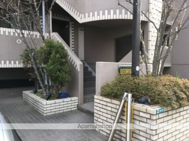 ジョージア苦楽園老松Iの玄関写真