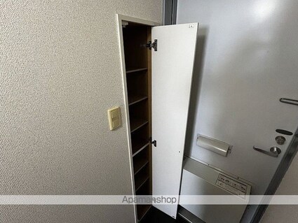 レオパレスウィング[1K/23.71m2]の玄関