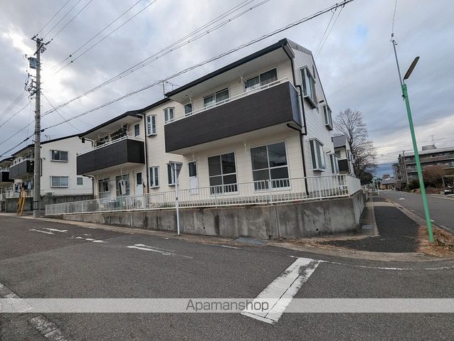 タウンハウス郷 B棟の外観写真