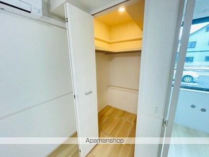 スクエアＩＳ　Ⅴ[1K/31.66m2]の収納