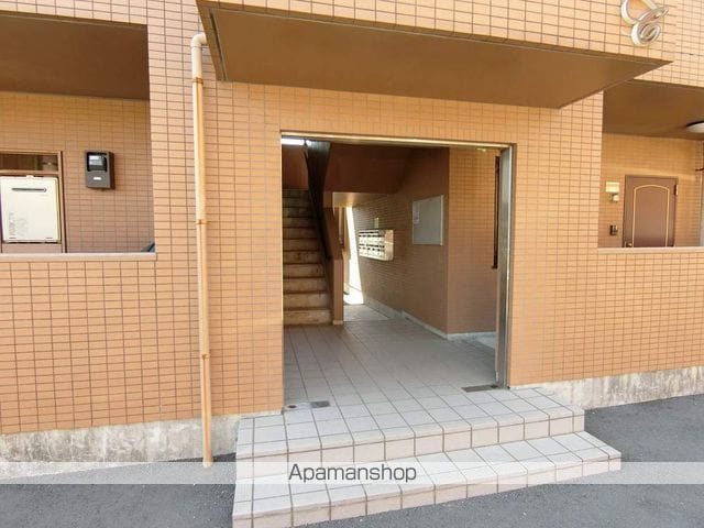 レアールマンションセレッソC棟の玄関写真