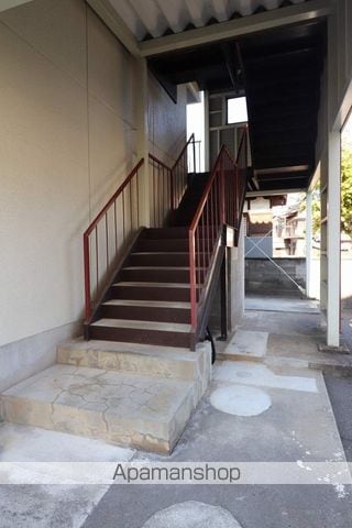 ウィンクいしがねIIの玄関写真