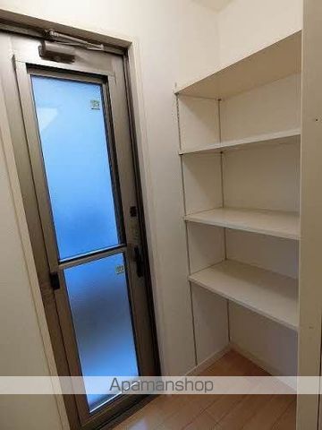松山市 2階建 築21年の内装写真