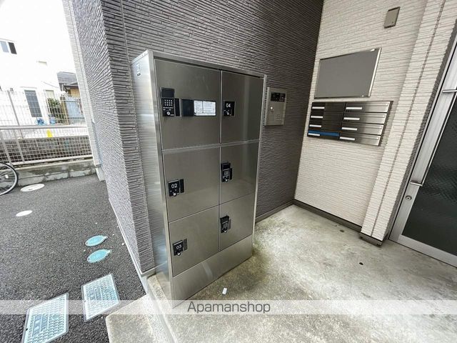 QUONS RECESSの玄関写真
