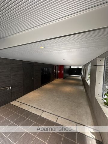 GRANPASEO下北沢の玄関写真