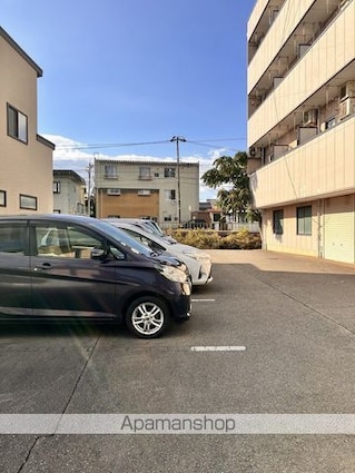 Ｍマンション[3DK/58.7m2]の駐車場