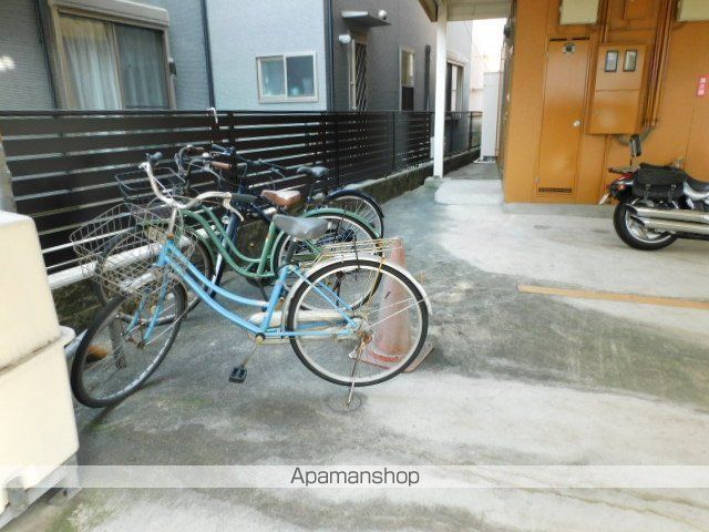 メゾン東の玄関写真