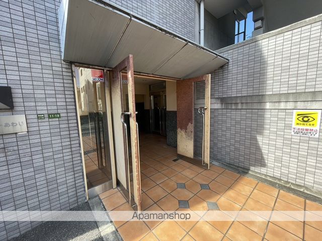 カーサあわじの玄関写真