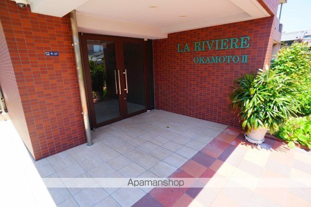 LA RIVIERE OKAMOTO IIの玄関写真