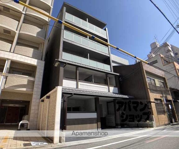 PEACE WELL四条の外観写真