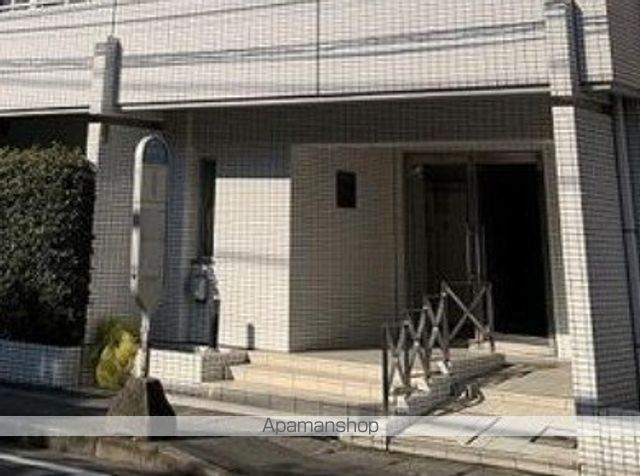 エスティメゾン登戸の玄関写真