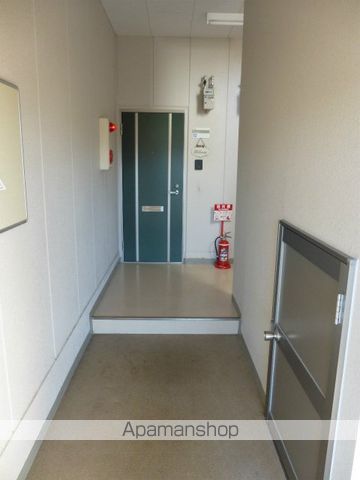 クレッセント・イーストの玄関写真