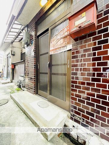 中宮3丁目貸家の玄関写真