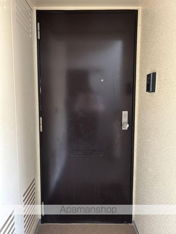 パインクレスト1番館の玄関写真