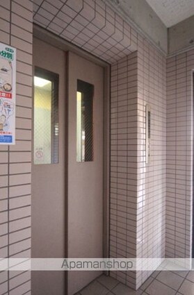 ロイヤルヒルズガーデン[1K/22.8m2]のエントランス2