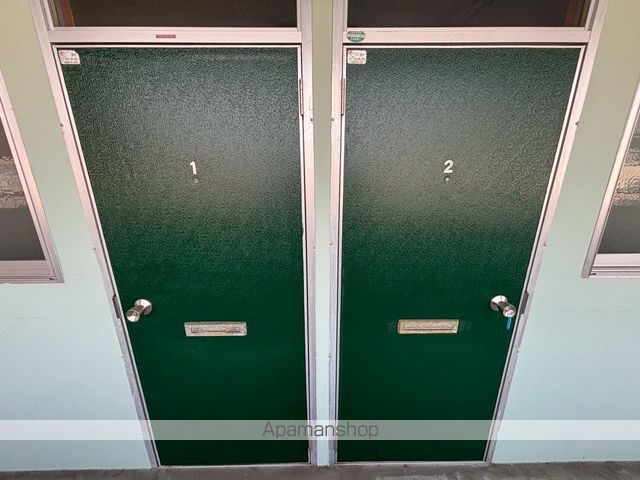 三豊市詫間町2Kアパートの玄関写真