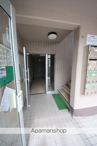 アローム南郷の玄関写真