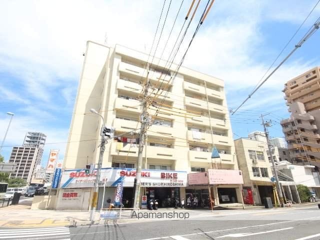 下井田マンションの外観写真