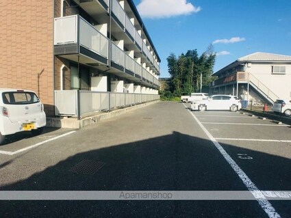 レオパレスオケイル[1K/19.87m2]の駐車場