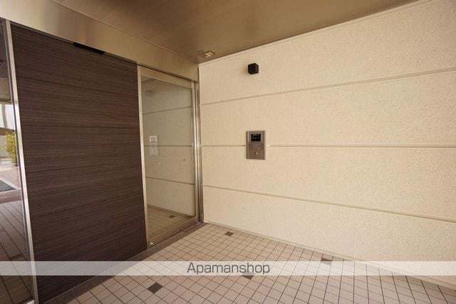 タカマツレジデンス鶴舞公園の玄関写真