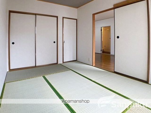 フローラルコート日野 B棟の内装写真