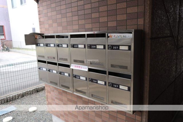 プレステージ曙の玄関写真