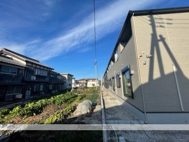 メゾンルミネ五個荘Iの玄関写真