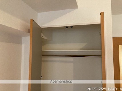 ヴィーダ・スカイコート品川[1K/25.37m2]の収納