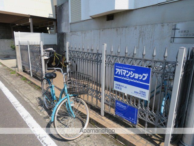 忠節第3レジデンスの玄関写真