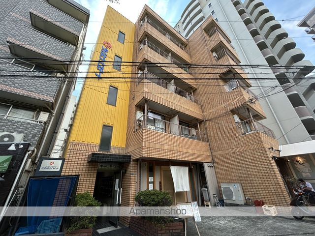 キャロル江坂の外観写真