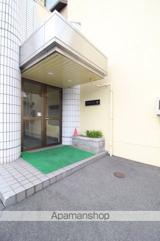リエゾン原の玄関写真