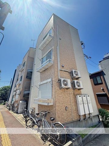 クローバーハウスの外観写真