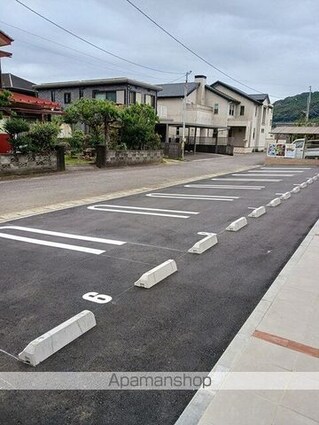 ジャスティン・パレス[2LDK/61.14m2]の駐車場