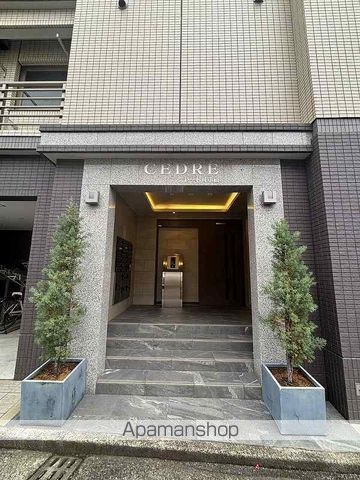 セードル本通の玄関写真