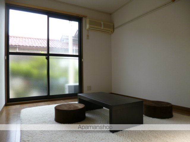 クィーンズ4の内装写真