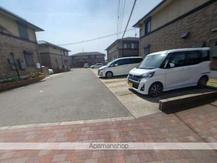 和歌山県和歌山市鳴神[2LDK/55.44m2]の駐車場
