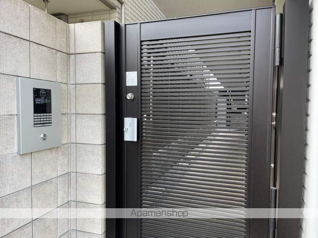 コンフォール吉祥寺EASTの玄関写真