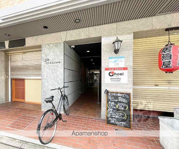 サイト烏丸三条町の玄関写真