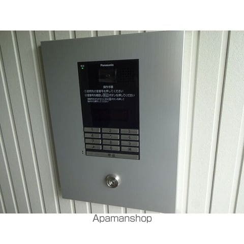 アーバンベースの玄関写真