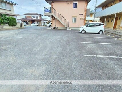 ＷｅｌｌＶｉｌｌａ　笠原[1K/27.08m2]の駐車場2