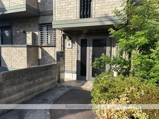 リビングタウン泉大津　Ｂ[2LDK/62.1m2]のエントランス