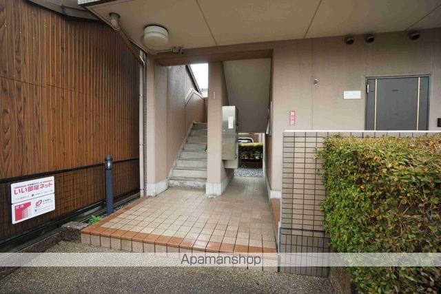 レーベンズ・フロイデの玄関写真