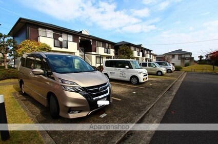サンビレッジ高松　Ｋ棟[3DK/60.35m2]の駐車場